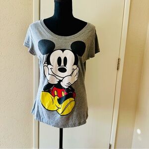 Disney Mickey Mouse Tee / Juniors XL/Cute front & Behind